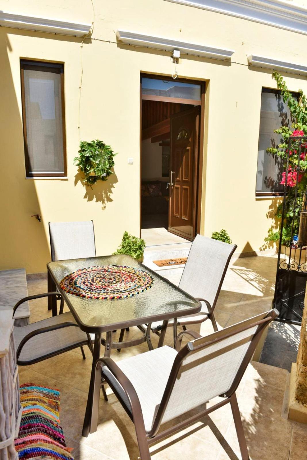 Ferenikis Luxury House Old Town